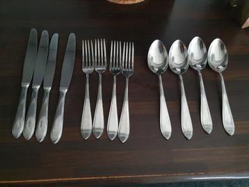 12 delig groot bestek, goed voor 2e ronde beschikbaar voor biedingen