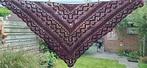 Gehaakte omslagdoek sjaal aubergine, Kleding | Dames, Ophalen of Verzenden, Nieuw, Maat 46/48 (XL) of groter, Sjaal