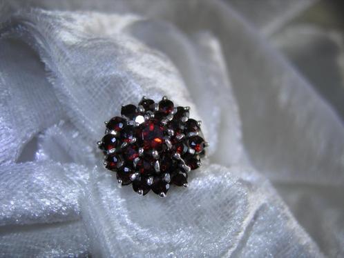 Mooie Ronde Zilveren Ring met Granaatjes - diverse maten, Sieraden, Tassen en Uiterlijk, Antieke sieraden, Ring, Zilver, Met edelsteen