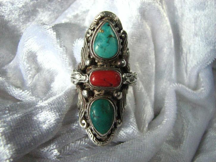 Mooie Lange Zilveren Ring - Turkois - Koraal - Slangenkoppen, Sieraden, Tassen en Uiterlijk, Antieke sieraden, Ring, Zilver, Met edelsteen