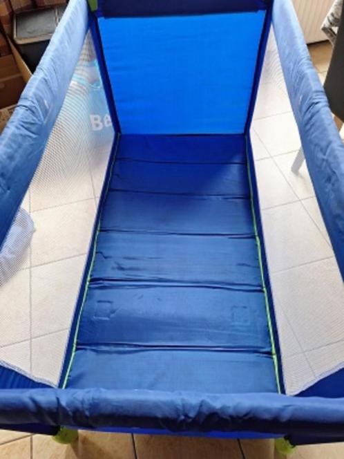 CAMPINGBEDJE, blauw ,in hoes met draagriemen, Kinderen en Baby's, Babywiegjes en Ledikanten, Gebruikt, Reisbedje, Ophalen