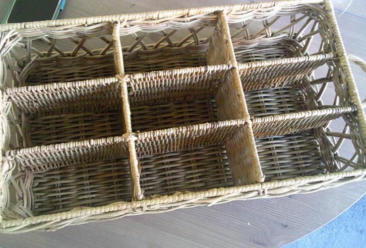 Sierlijke opengewerkte vakken mand met handsvaten, Huis en Inrichting, Woonaccessoires | Schalen en Manden, Gebruikt, Mand, Rechthoekig