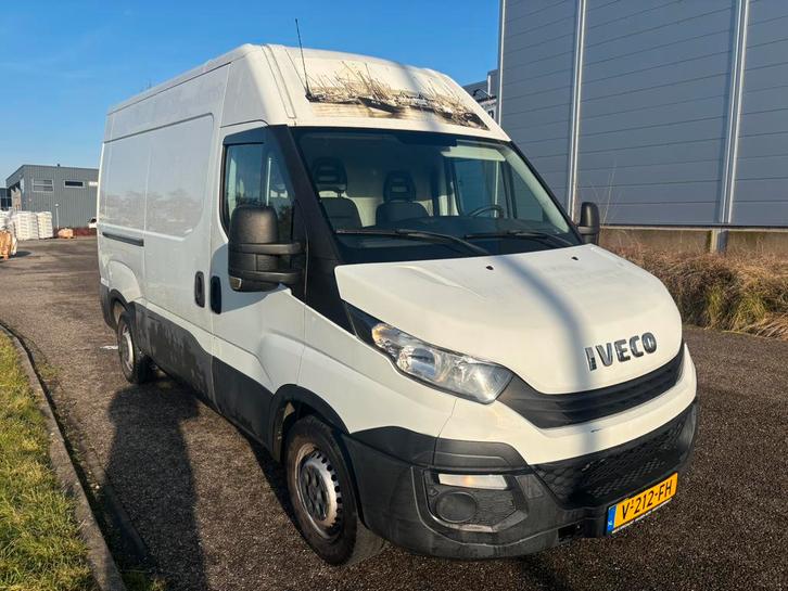 Iveco Daily 35S13v Euro 6! 2017 L2H2 Trekhaak 3500 kg!, Auto's, Bestelauto's, Bedrijf, ABS, Airbags, Airconditioning, Bluetooth