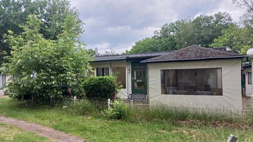 Stacaravan met grote serre en prieel te koop (vaste plaats), Caravans en Kamperen, Stacaravans, tot en met 6, Ophalen