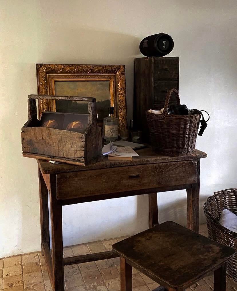 Antiek Franse boerentafel met houten kruk, Ophalen of Verzenden