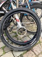 Giant fiets wiel velg en band mer schifrem MTB 26 x 2.10, Mountainbike, Ophalen of Verzenden, Wiel, Zo goed als nieuw