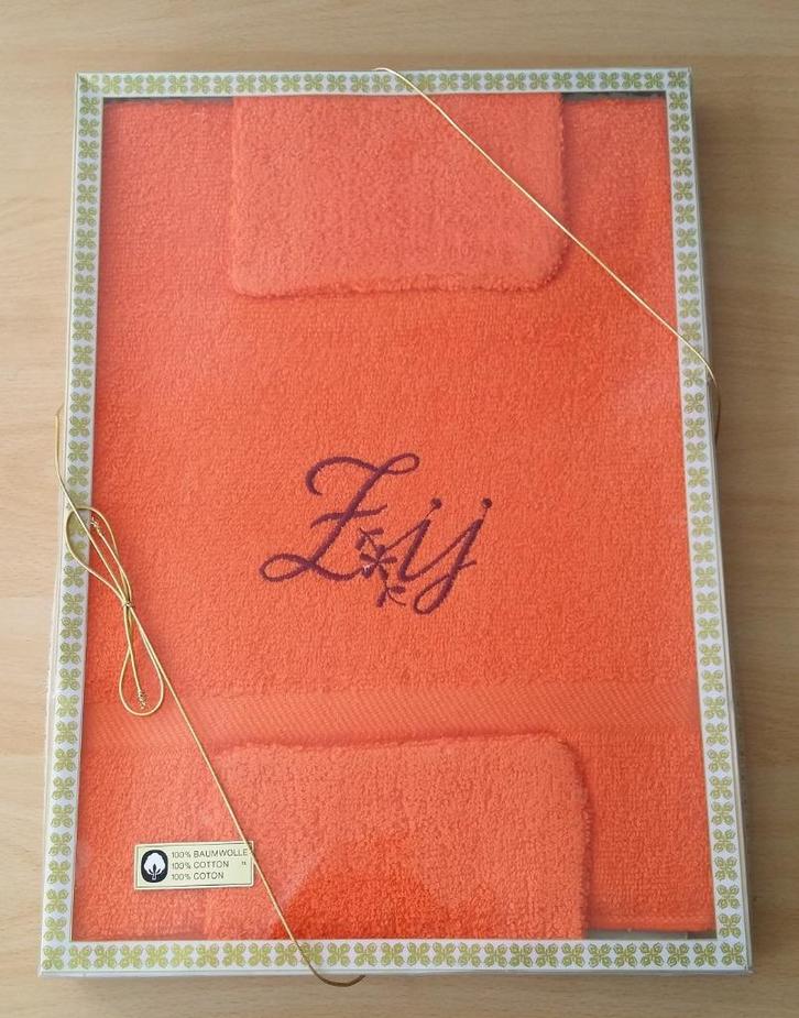 Oranje Handdoeken Set Zij - jaren 70 - nieuw in doos, Huis en Inrichting, Badkamer | Badtextiel en Accessoires, Nieuw, Handdoek