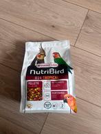 Nutribird vogelvoer, Dieren en Toebehoren, Vogels | Toebehoren, Ophalen of Verzenden, Zo goed als nieuw, Eten en Drinken