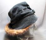 Handmade - Hoed - Fluweel, Nerts - Cloche-stijl, Ophalen of Verzenden, Dames