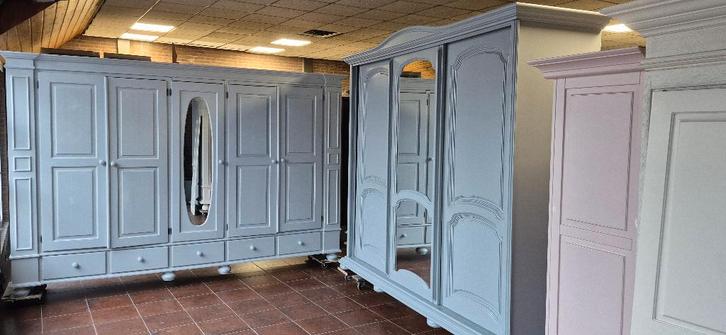 Landelijke brocante opgeknapte slaapkamer kasten kledingkast, Antiek en Kunst, Antiek | Meubels | Kasten, Ophalen of Verzenden