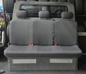 Volkswagen T5 en T6 Tussenschot + bank beschikbaar voor biedingen