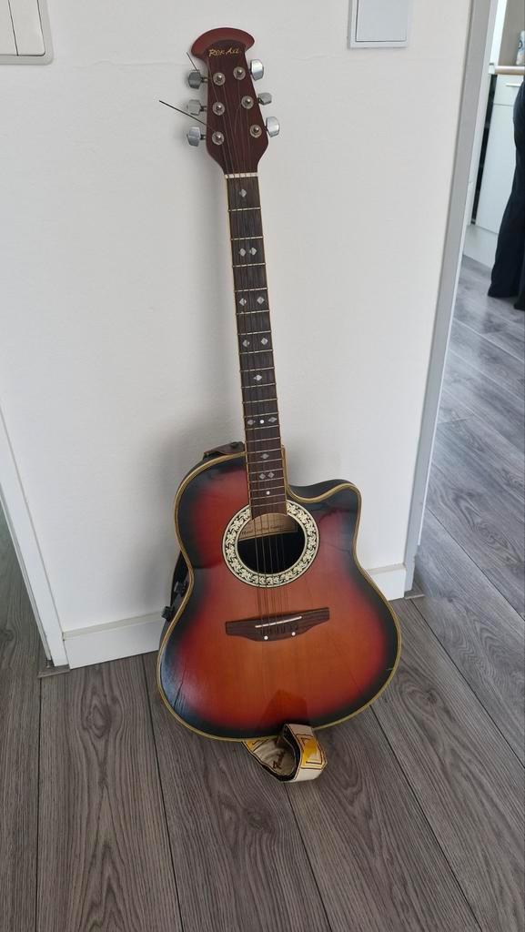 Semi acustic gitaar, Muziek en Instrumenten, Snaarinstrumenten | Gitaren | Akoestisch, Ophalen