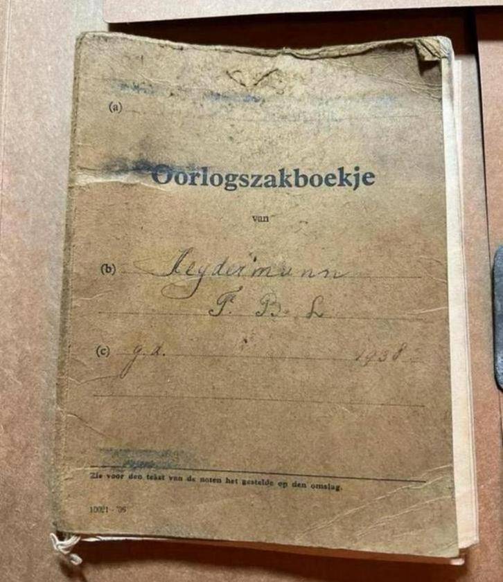 Gezocht oorlogszakboekje en/of herkenningsplaatje 4RI/2RA, Verzamelen, Militaria | Tweede Wereldoorlog, Nederland, Ophalen of Verzenden