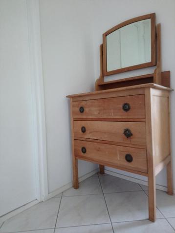 Kaptafel antiek met spiegel  beschikbaar voor biedingen