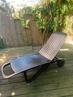 vintage ligbed/ tuinstoel bruin kunststof  in goede staat!!!, Ophalen, Gebruikt, Kunststof, Verrijdbaar