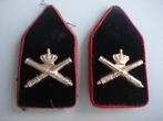 Fluwelen kraagspiegels Veldartillerie,, Ophalen of Verzenden, Landmacht, Nederland, Embleem of Badge