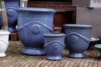 Prachtige blauwe geglazuurde bloempotten Anduze stijl terras