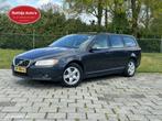 Volvo V70 2.4D Momentum Automaat Leder! Nette auto!goed onde, Auto's, Volvo, Origineel Nederlands, Te koop, Zilver of Grijs, 5 stoelen