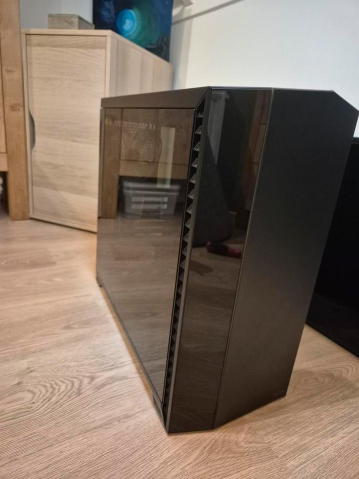 Fractal Vector RS Tempered Glass in goede staat, Computers en Software, Computerbehuizingen, Gebruikt, Ophalen