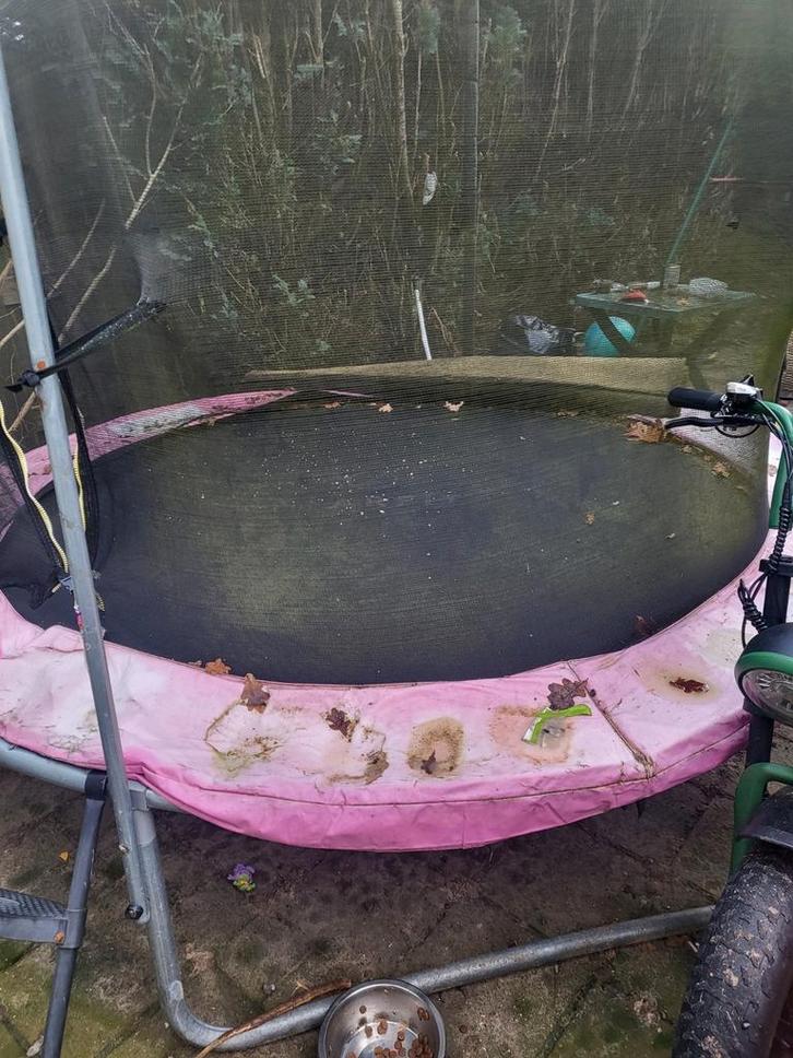 Roze Trampoline - Gebruikt, Kinderen en Baby's, Speelgoed | Buiten | Trampolines, Ophalen of Verzenden