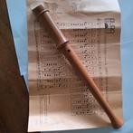 aura blokfluit met doos. 2 castagnettes cadeau., Muziek en Instrumenten, Blaasinstrumenten | Blokfluiten, Ophalen of Verzenden