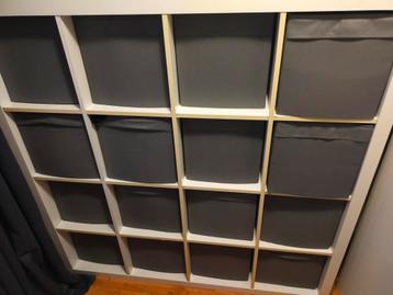 expedit kast Ikea 4 x 4 intensief gebruikt met drona bakken beschikbaar voor biedingen