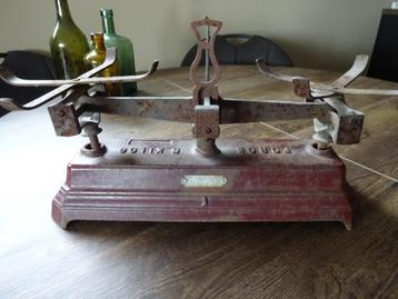 Weegschaal van ijzer, rood, vintage beschikbaar voor biedingen