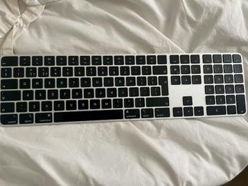 Apple Magic Keyboard with Touch ID and Numeric Keypad beschikbaar voor biedingen