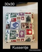 Mooi postzegel kussen, Huis en Inrichting, Woonaccessoires | Kussens, Ophalen of Verzenden, Zo goed als nieuw, Vierkant