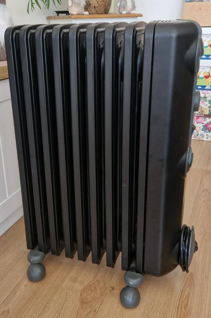 Zwarte Delonghi radiator TRRS0920C.B, z.g.a.n. * b, Doe-het-zelf en Verbouw, Verwarming en Radiatoren, Zo goed als nieuw, Radiator