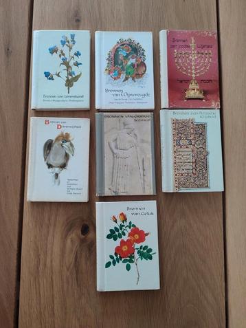 7 Bronnen van ... boekjes beschikbaar voor biedingen