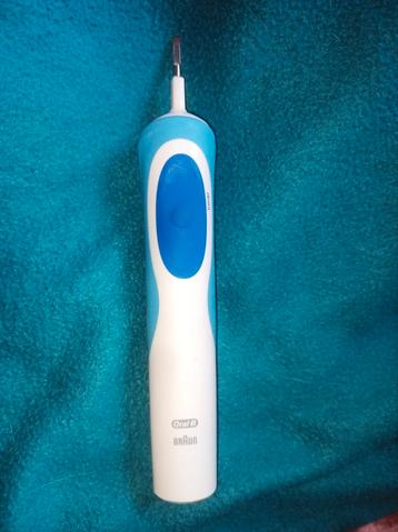Oral-B Braun elektrische tandenborstel  beschikbaar voor biedingen