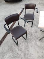 2x slede stoel, met armleuningen, en/of tafel vierkant, Huis en Inrichting, Stoelen, Ophalen, Zo goed als nieuw, Bruin, Twee