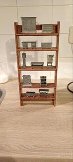Miniatuur tinnen Meubels op Houten Rek, Verzenden, Gebruikt, Overige typen