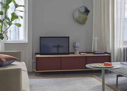 Muuto Enfold Dressoir, Huis en Inrichting, Kasten | Dressoirs, Nieuw, 150 tot 200 cm, 25 tot 50 cm, Met deur(en), Met plank(en)