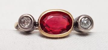 Ring antiek juweel goud granaat diamant. beschikbaar voor biedingen