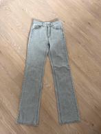 Stradivarius Grijze Straight Leg Jeans Maat 32, Kleding | Dames, Nieuw, Ophalen of Verzenden, W27 (confectie 34) of kleiner, Grijs