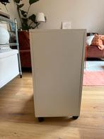 Leuk wit kastje van de Kwantum, Huis en Inrichting, Tafels | Salontafels, Ophalen, Gebruikt, 50 tot 75 cm, Overige vormen