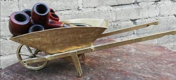 Kruiwagen, messing. Ca 1970. 34/11/10 cm.  beschikbaar voor biedingen