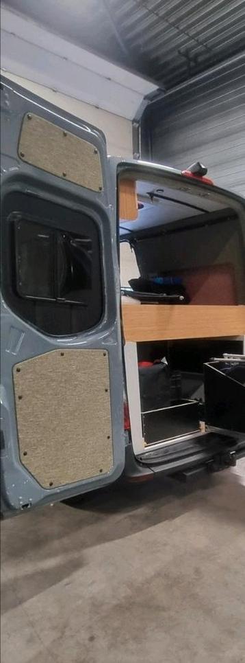 Lichtgewicht deurpanelen camper sprinter.  beschikbaar voor biedingen