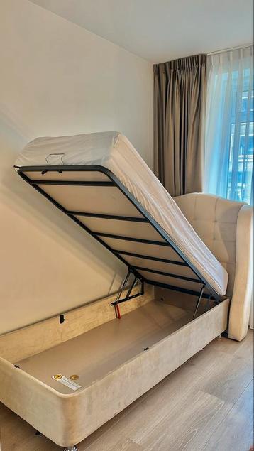 Opklapbed 90x200 met opbergruimte - Zo goed als nieuw! beschikbaar voor biedingen