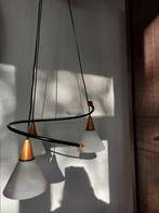 Mooie hanglamp met witte glazen kapjes, Huis en Inrichting, Lampen | Hanglampen, Ophalen