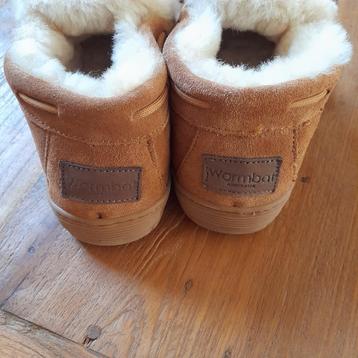 Warmbat pantoffels beschikbaar voor biedingen