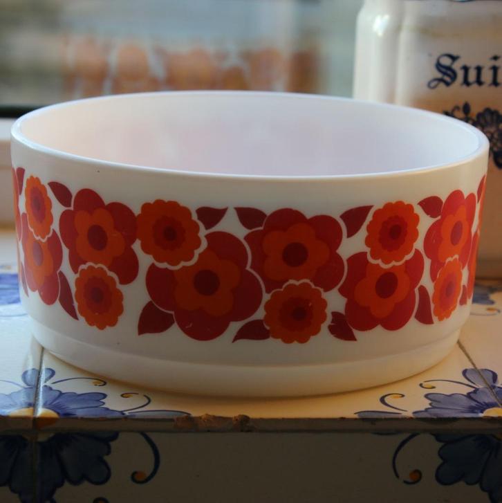 Vintage schaal Arcopal France Lotus jaren 70 oranje retro, Huis en Inrichting, Keuken | Servies, Zo goed als nieuw, Schaal of Schalen