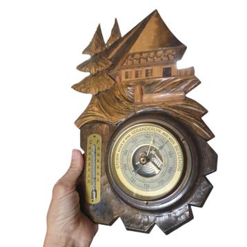 Barometer thermometer houtsnijwerk huis Zwarte Woud? SFV  beschikbaar voor biedingen