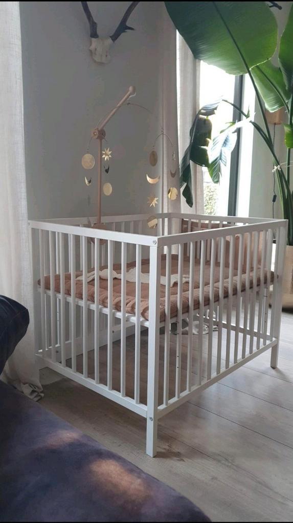 Witte box met boxkleed, Kinderen en Baby's, Boxen, Gebruikt, Boxkleed, Ophalen