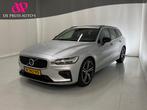 Volvo V60 2.0 T5 R-Design Panoramadak Trekhaak 19inch Naviga, Auto's, Volvo, Euro 6, 4 cilinders, 92 €/maand, Zilver of Grijs