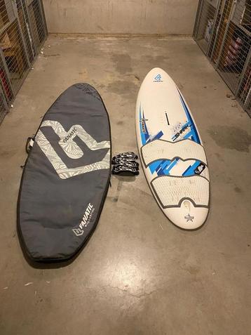 Fanatic Shark 125l freeride board met hoes voetbanden en vin beschikbaar voor biedingen