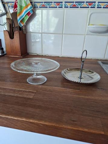 klein taartplateau en bonbon schaaltje beschikbaar voor biedingen