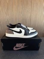 Nike Air Jordan 1 Low Mocha - Maat 42.5, --, Bruin, Nike, Nieuw